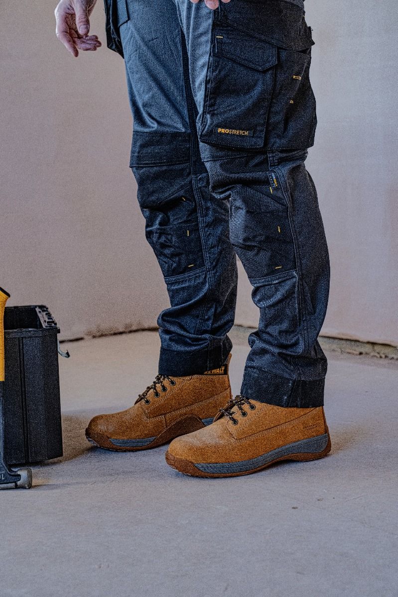 DeWalt Apprentice Wheat Nubuck Safety Hiker