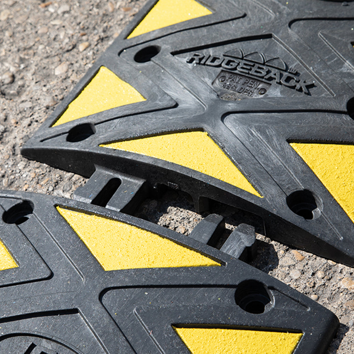 JSP Ridgeback Speed Ramp - 5MPH-8KM/H (Single Section)