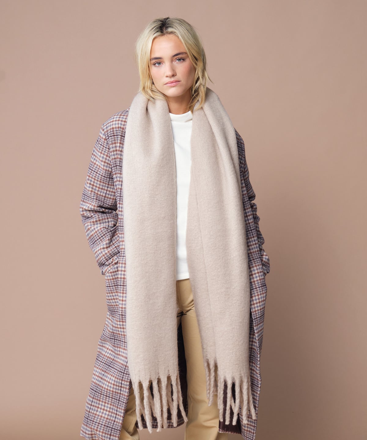 Beechfield B496R Fluffy Scarf